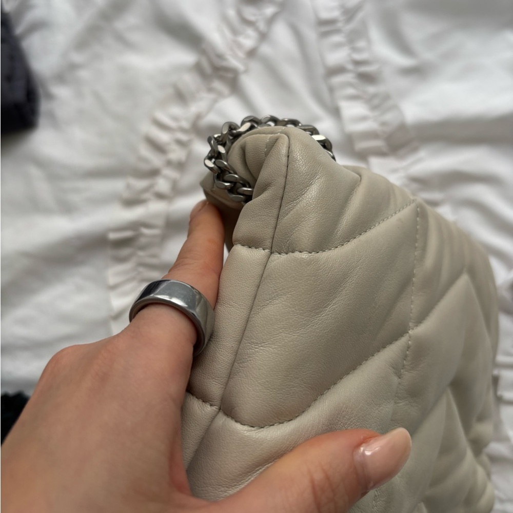 Saint Laurent Ivory Quilted Leather Bag Lou Lou - Picture 11 of 15